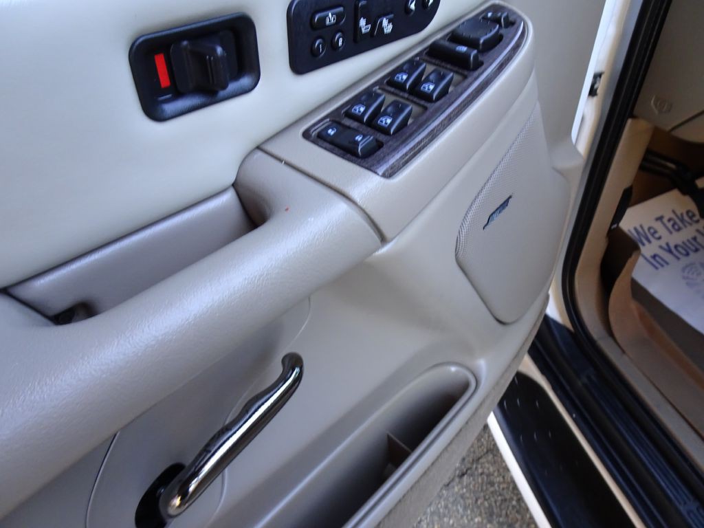 2004 GMC Yukon Image 19