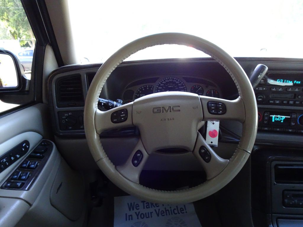 2004 GMC Yukon Image 22