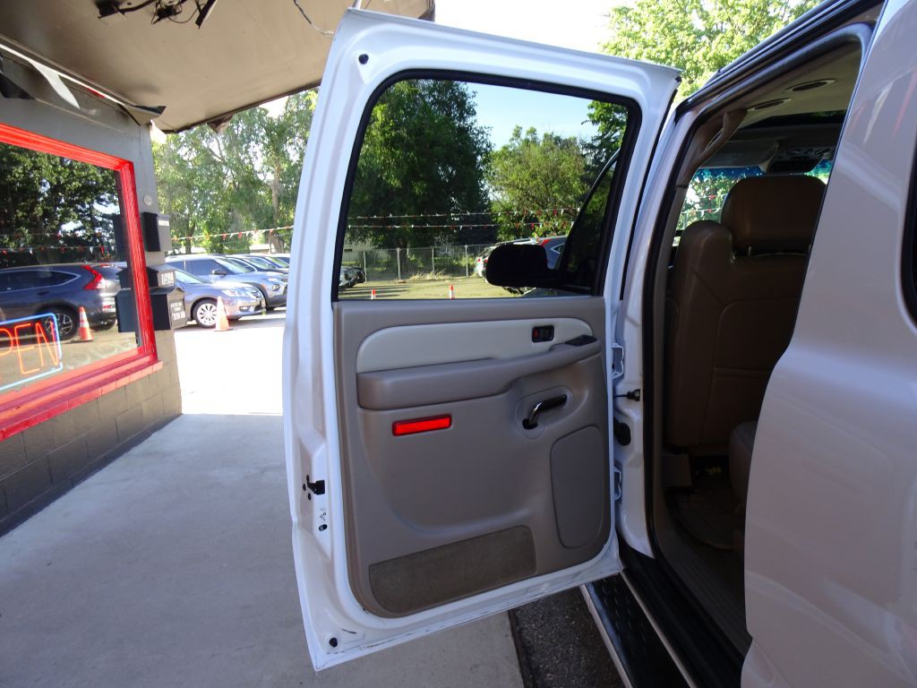 2004 GMC Yukon Image 28