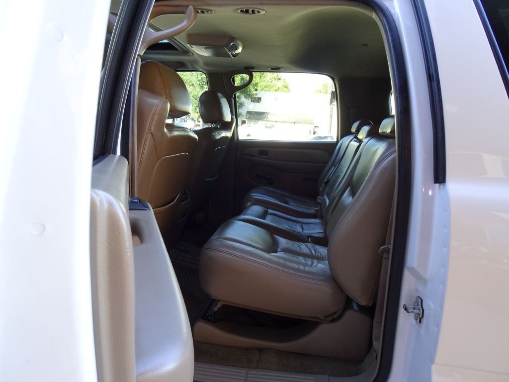 2004 GMC Yukon Image 30