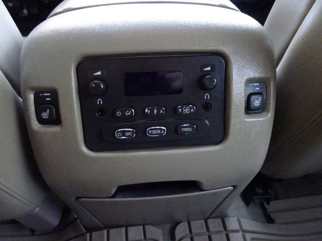 2004 GMC Yukon Image 32