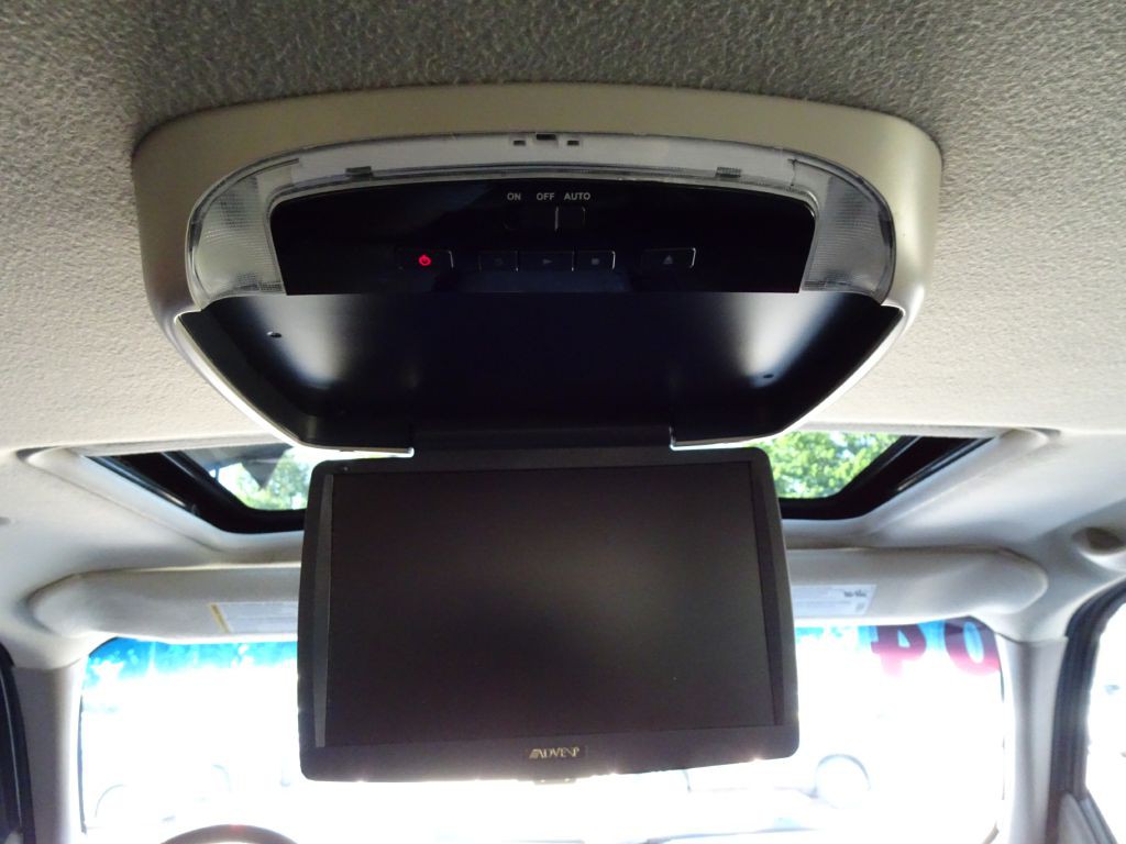 2004 GMC Yukon Image 33