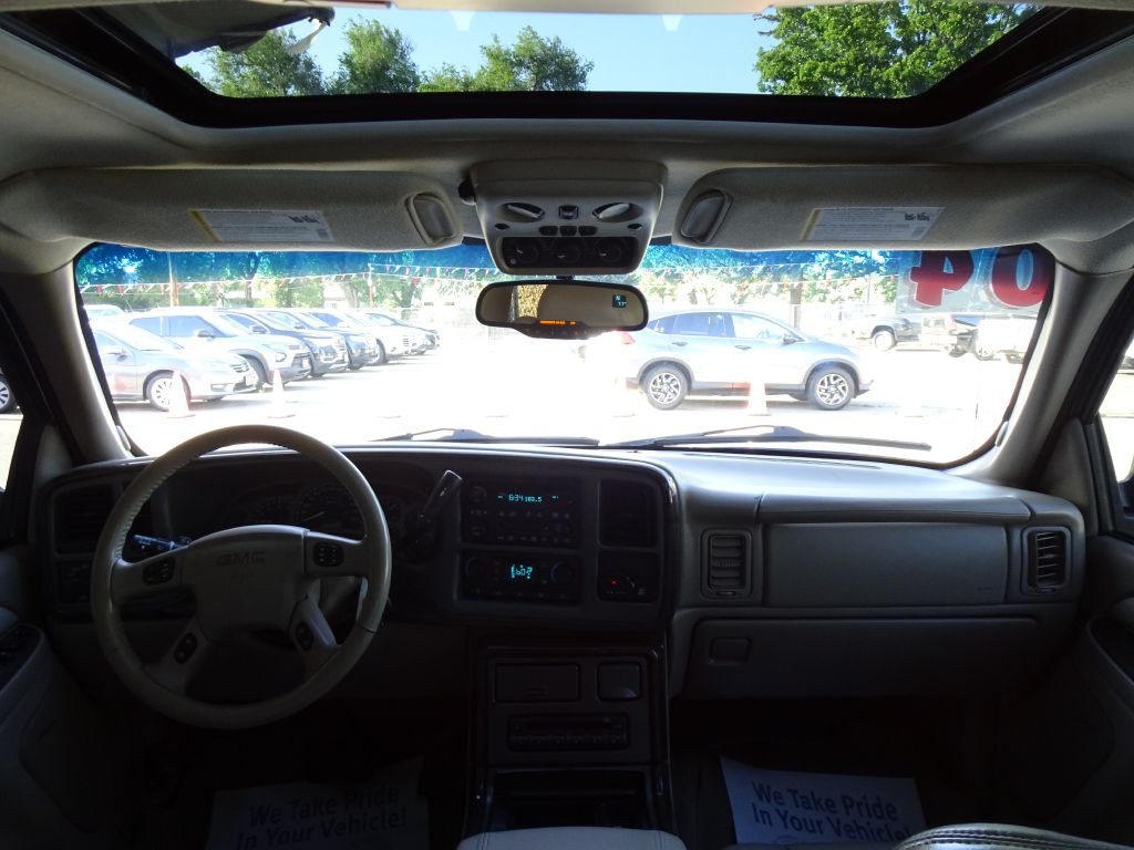 2004 GMC Yukon Image 34