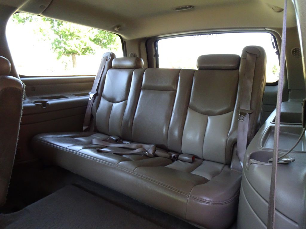 2004 GMC Yukon Image 35