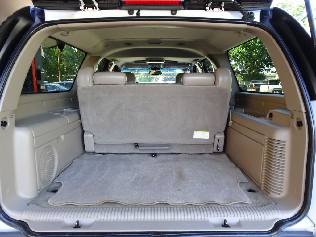 2004 GMC Yukon Image 36