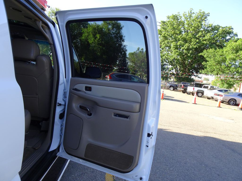 2004 GMC Yukon Image 37