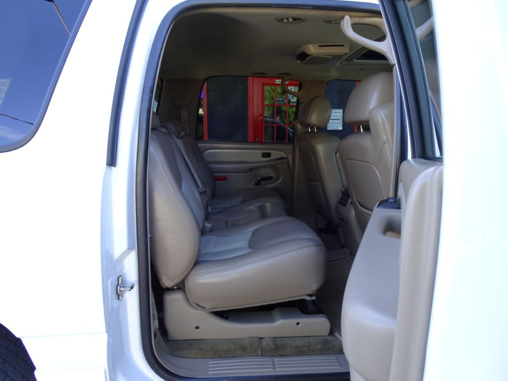 2004 GMC Yukon Image 39