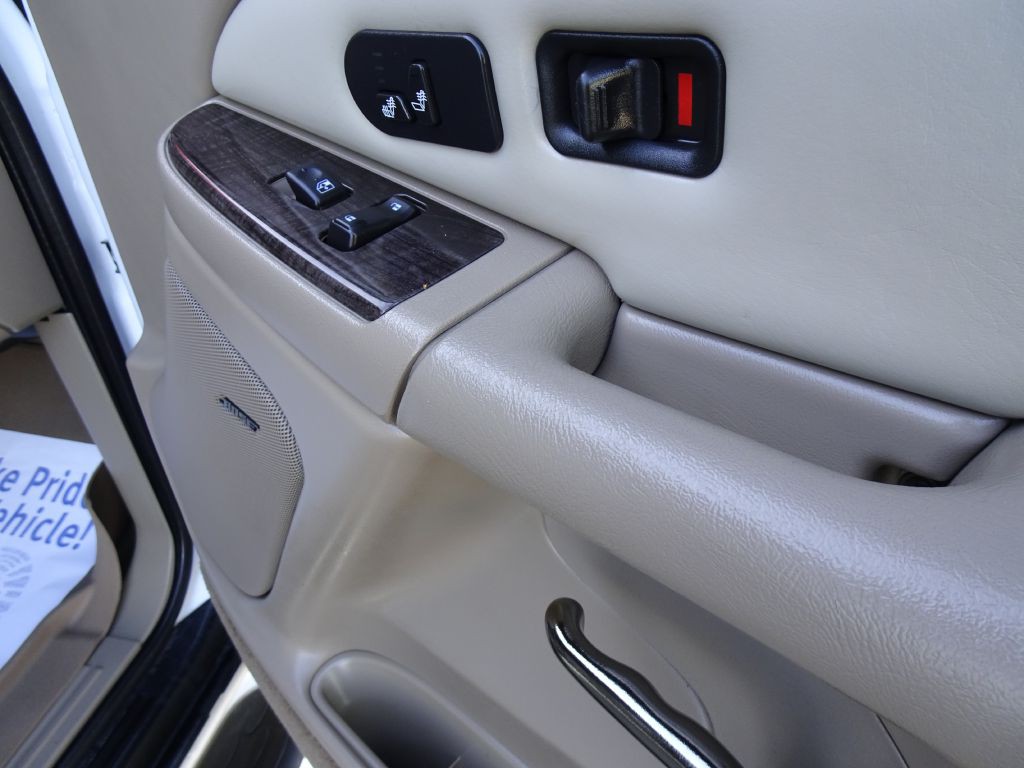 2004 GMC Yukon Image 41