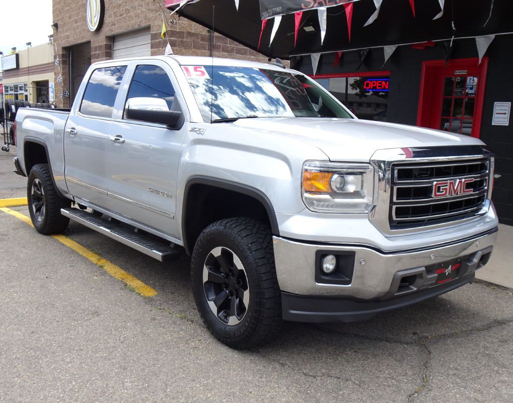 2015 GMC Sierra Image 1