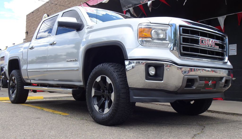 2015 GMC Sierra Image 2