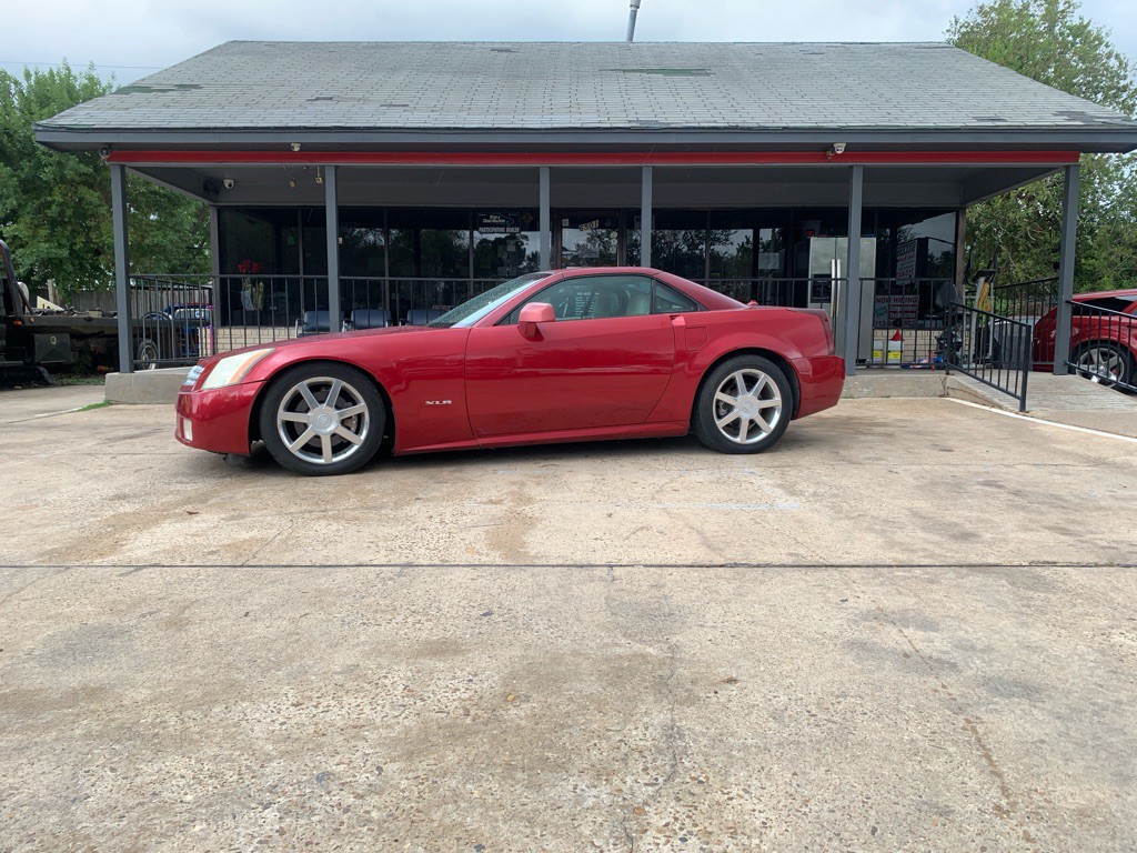 2004 Cadillac XLR Image 1