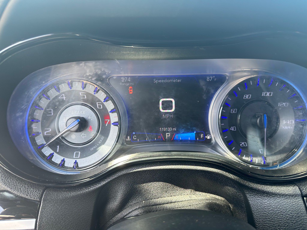 2018 Chrysler 300 Image 7