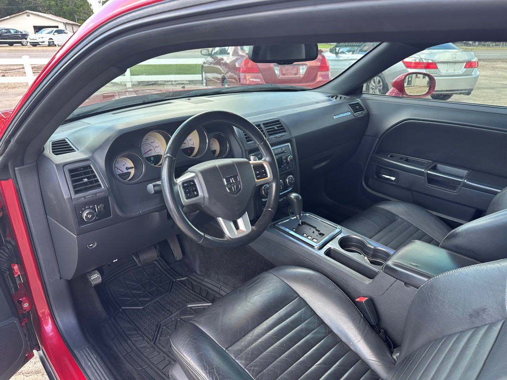 2012 Dodge Challenger Image 12