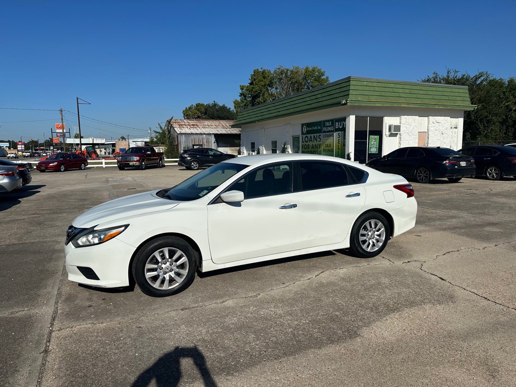 2017 Nissan Altima Image 2