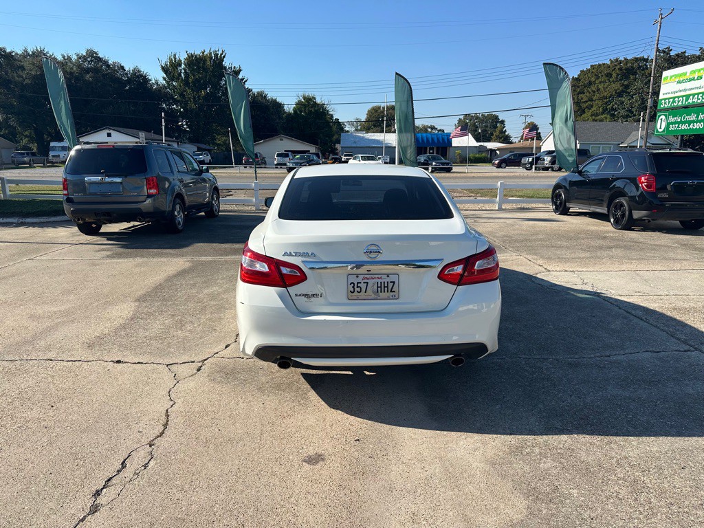 2017 Nissan Altima Image 5