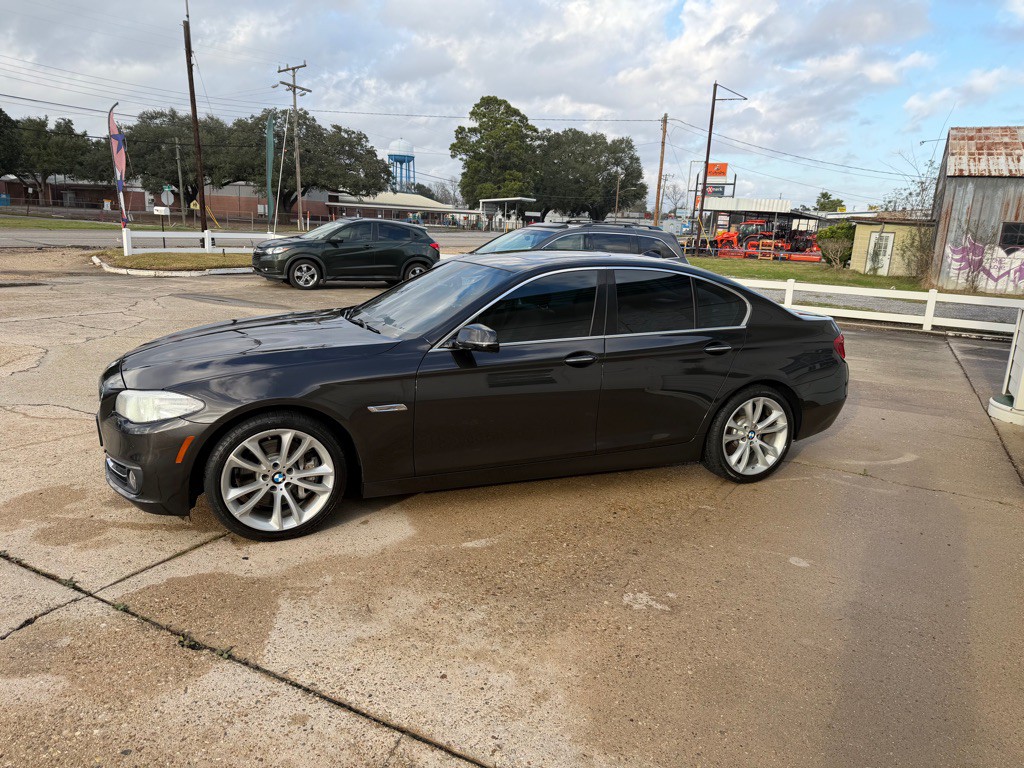 2015 BMW 5 Series Image 2