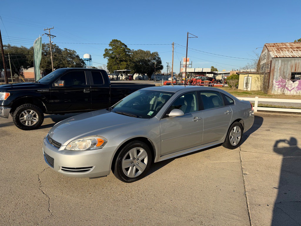 2011 Chevrolet Impala Image 2