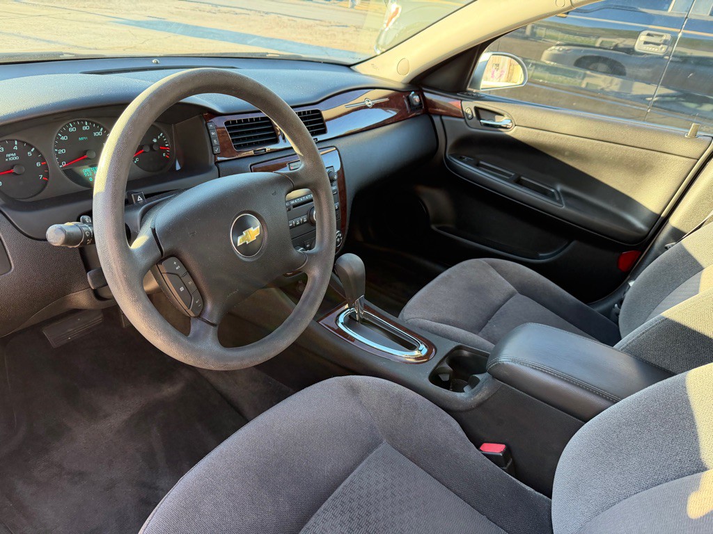 2011 Chevrolet Impala Image 7