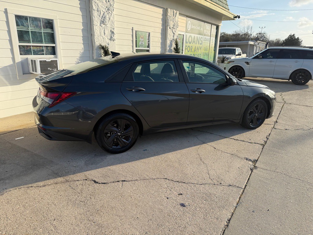 2022 Hyundai Elantra Image 6