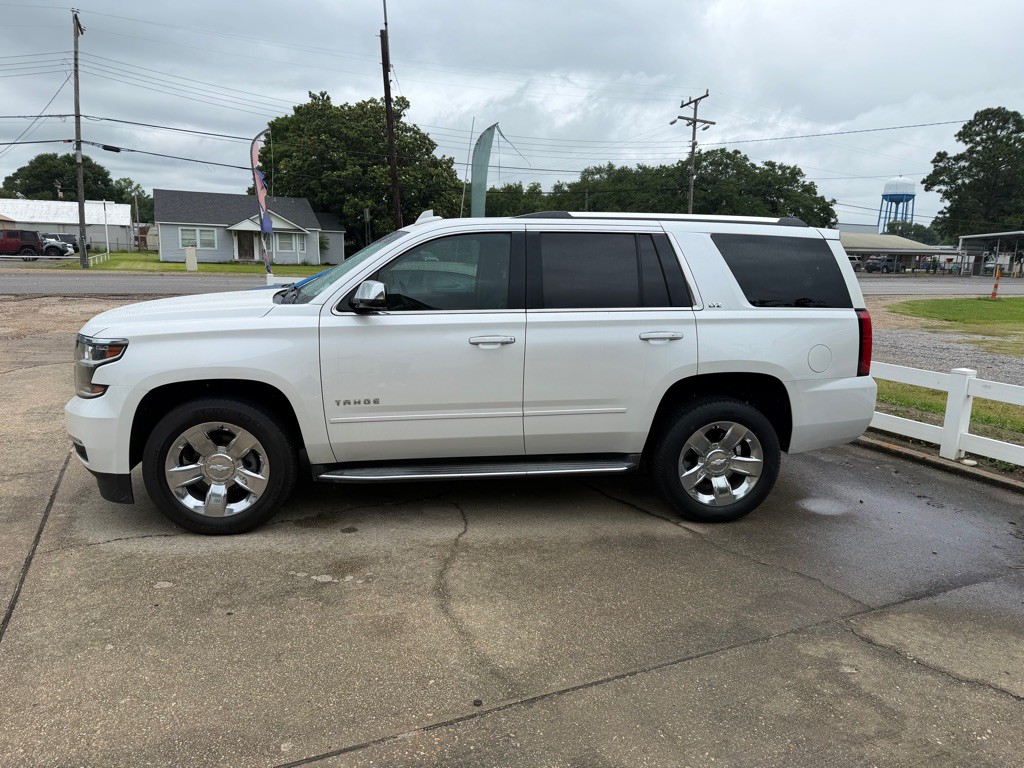 2016 Chevrolet Tahoe Image 2