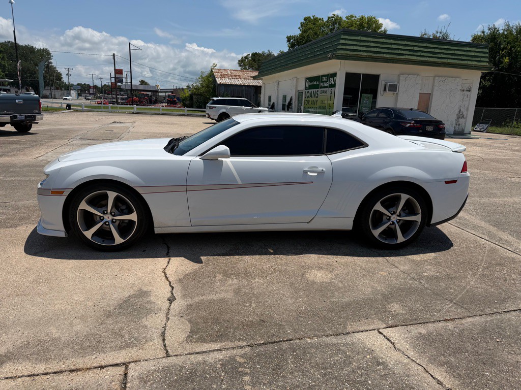 2015 Chevrolet Camaro Image 2