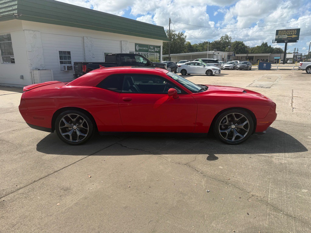 2015 Dodge Challenger Image 8