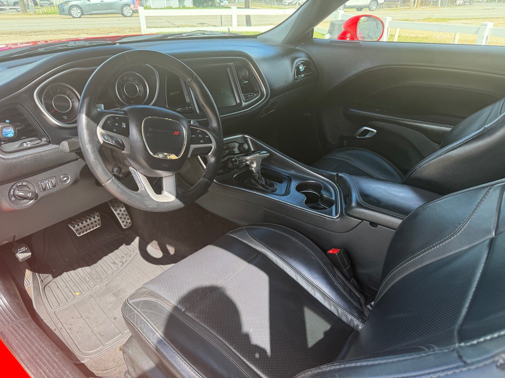 2015 Dodge Challenger Image 10