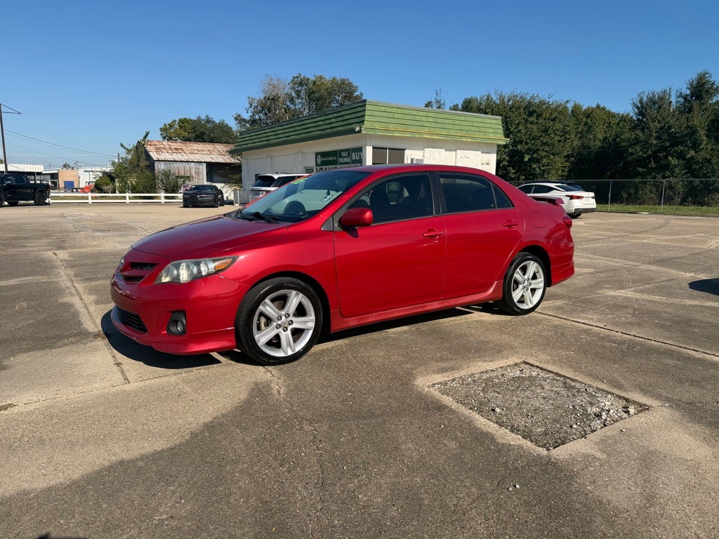 2013 Toyota Corolla Image 2