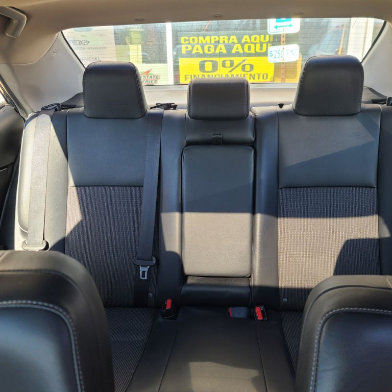 2016 Toyota Corolla Image 9