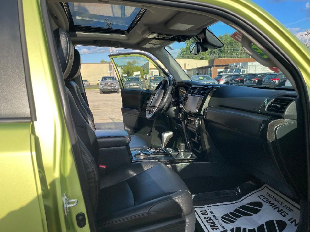2022 Toyota 4Runner Image 9