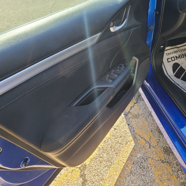 2017 Honda Civic Image 13