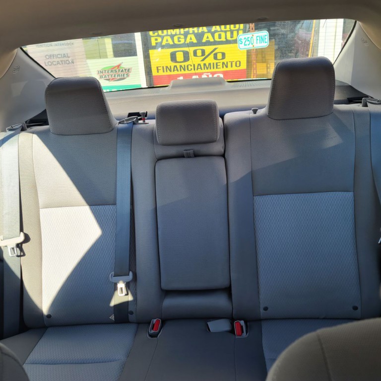 2016 Toyota Corolla Image 11