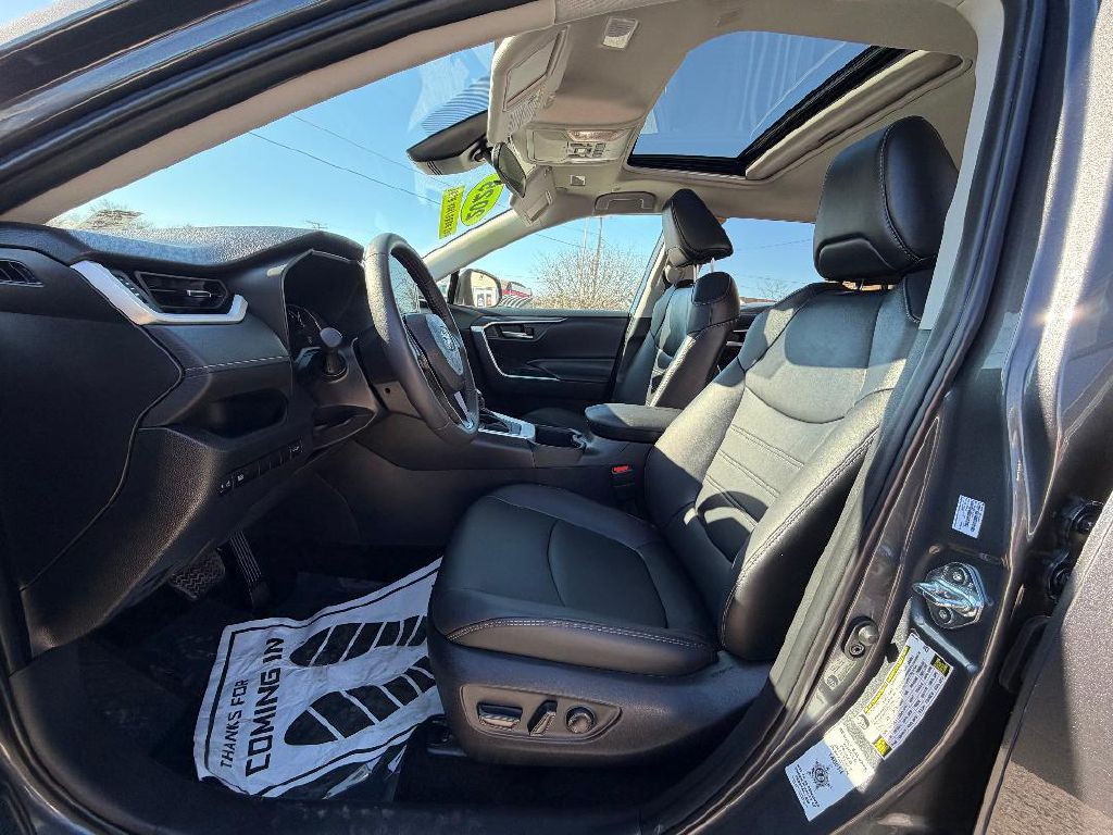 2025 Toyota Rav4 Image 7