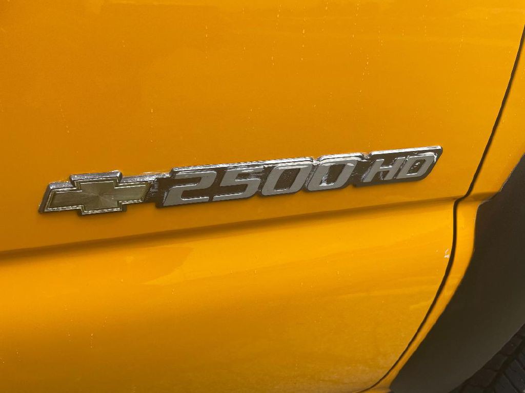 2004 Chevrolet Silverado 1500 Image 10