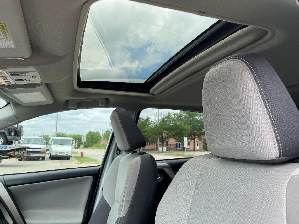 2015 Toyota Rav4 Image 8