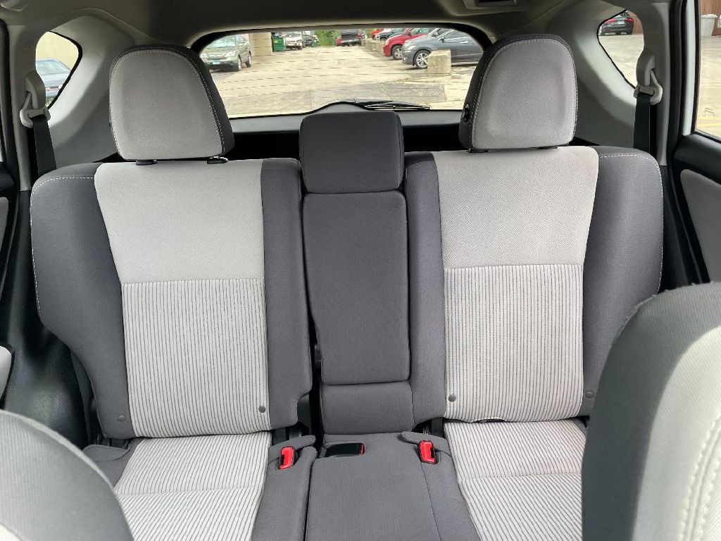 2015 Toyota Rav4 Image 9