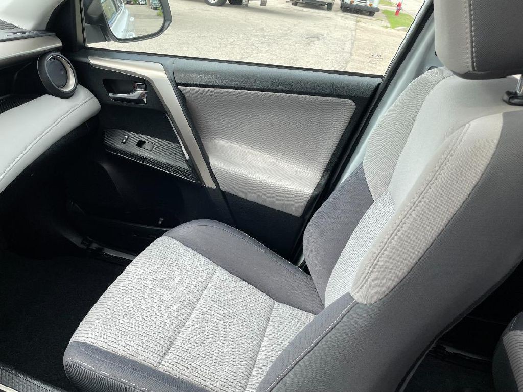 2015 Toyota Rav4 Image 10