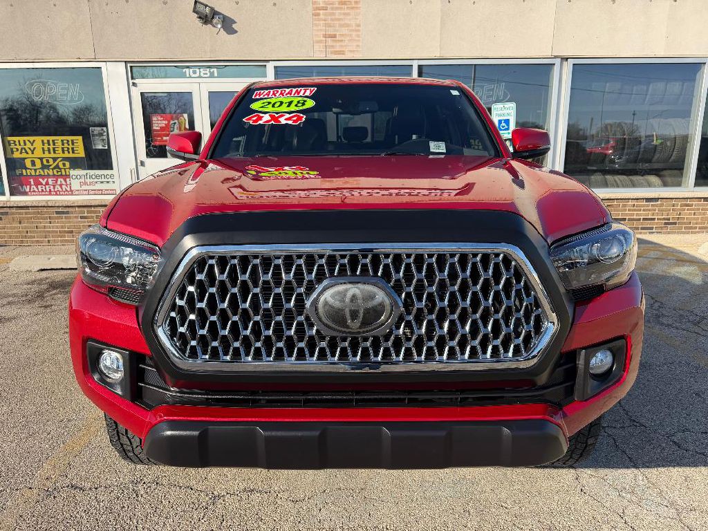 2018 Toyota Tacoma Image 2