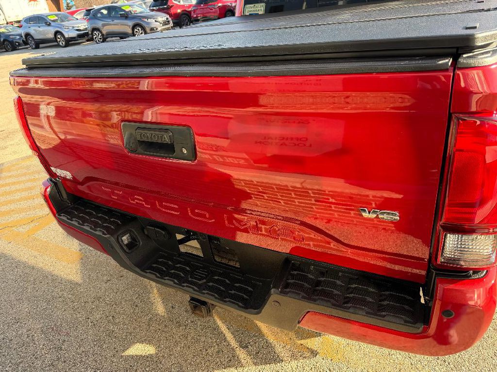 2018 Toyota Tacoma Image 5