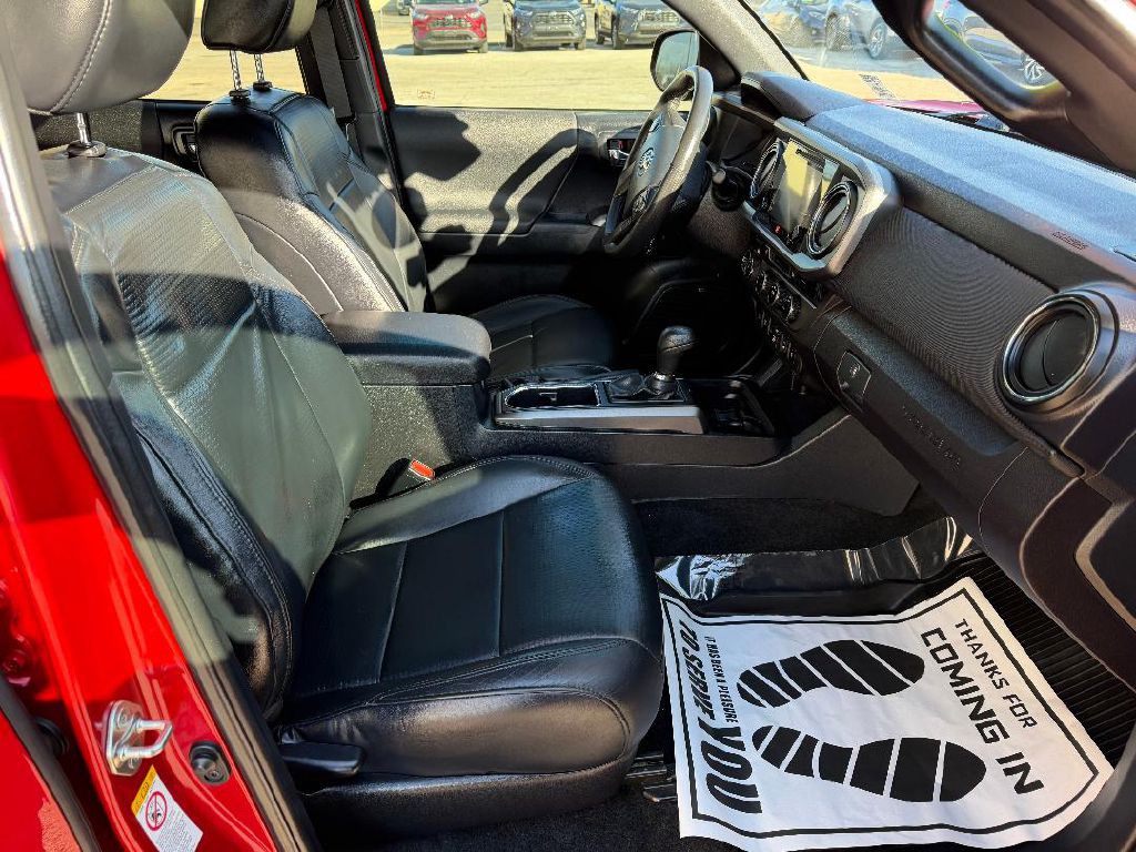 2018 Toyota Tacoma Image 8