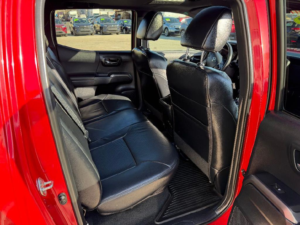 2018 Toyota Tacoma Image 9