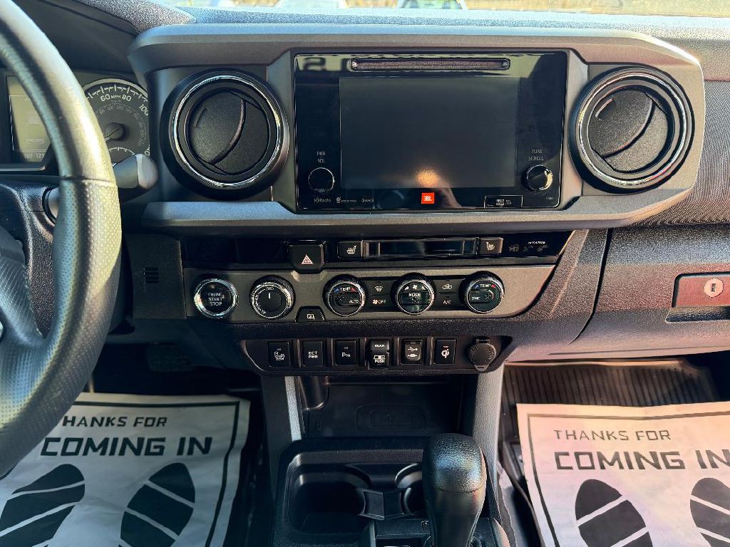 2018 Toyota Tacoma Image 11