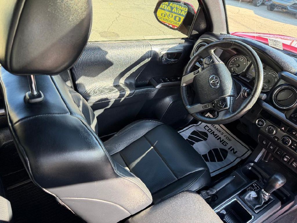 2018 Toyota Tacoma Image 12