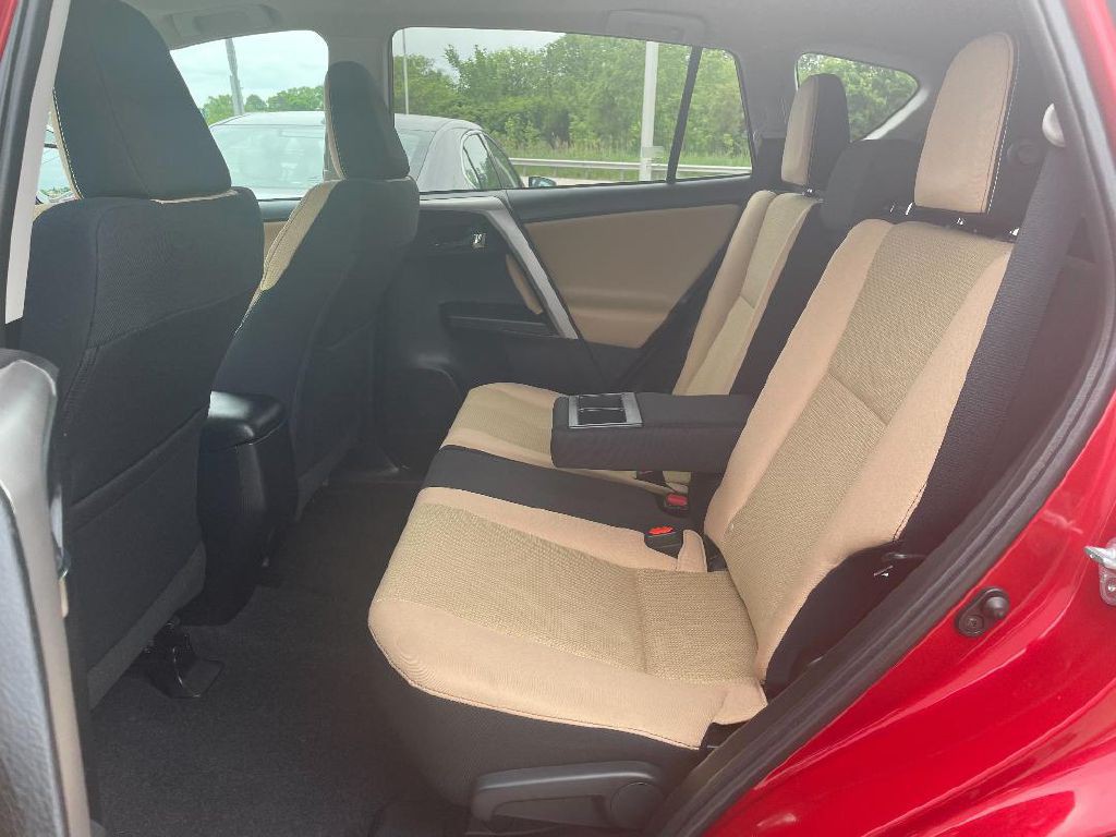 2016 Toyota Rav4 Image 9