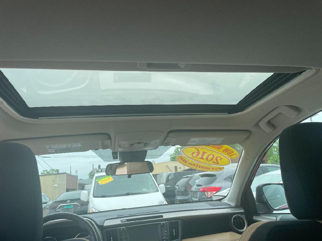 2016 Toyota Rav4 Image 10