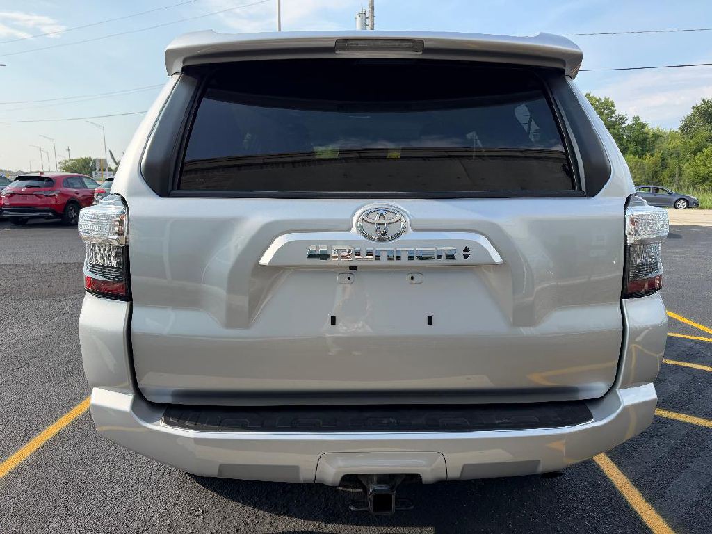 2022 Toyota 4Runner Image 6