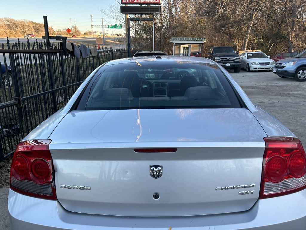 2010 Dodge Charger Image 4