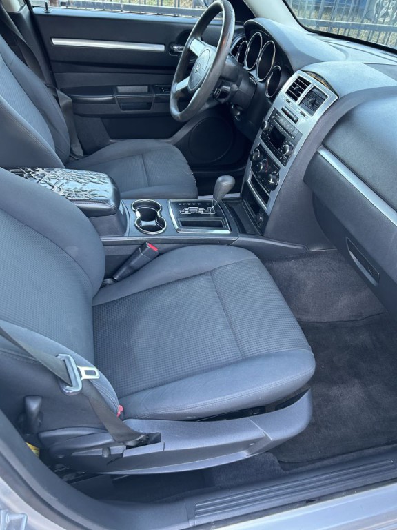 2010 Dodge Charger Image 6