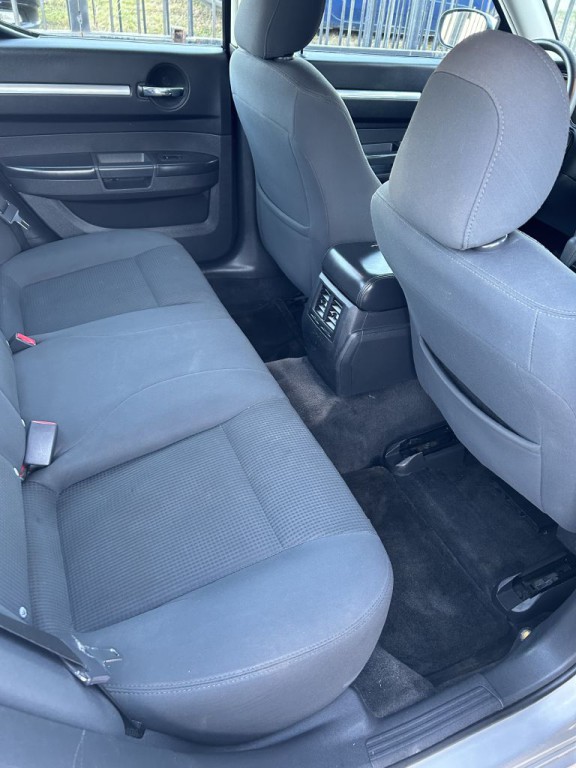 2010 Dodge Charger Image 7