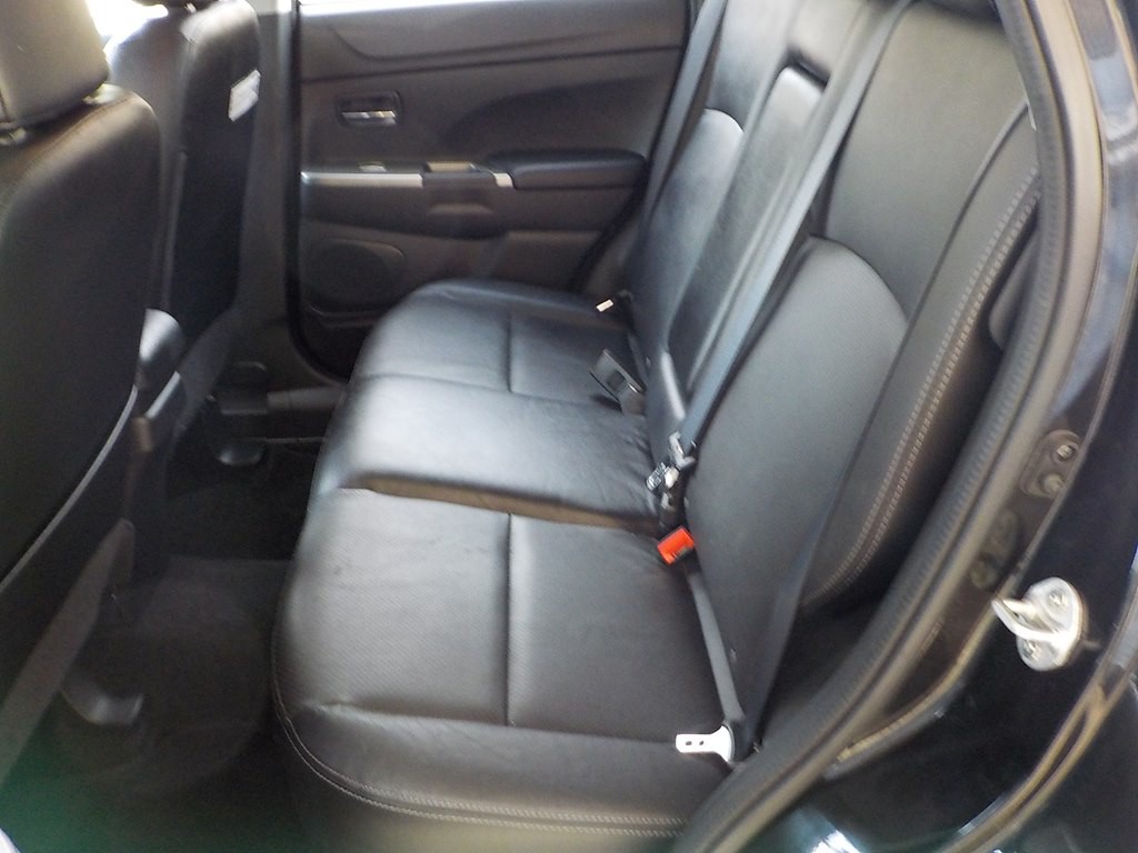 2018 Mitsubishi Outlander Image 24